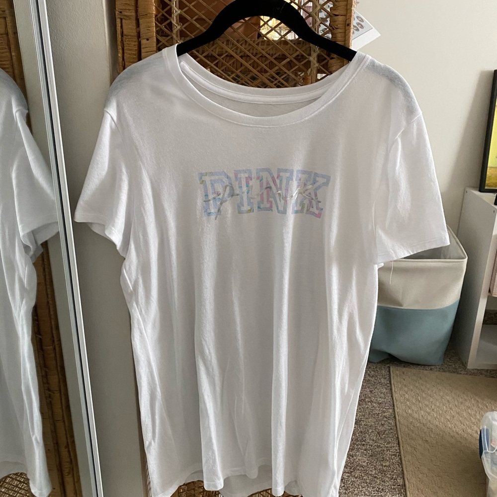 VS Pink T-shirt